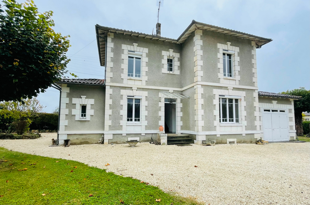 Achat maison à vendre 4 chambres 139 m² - Bergerac