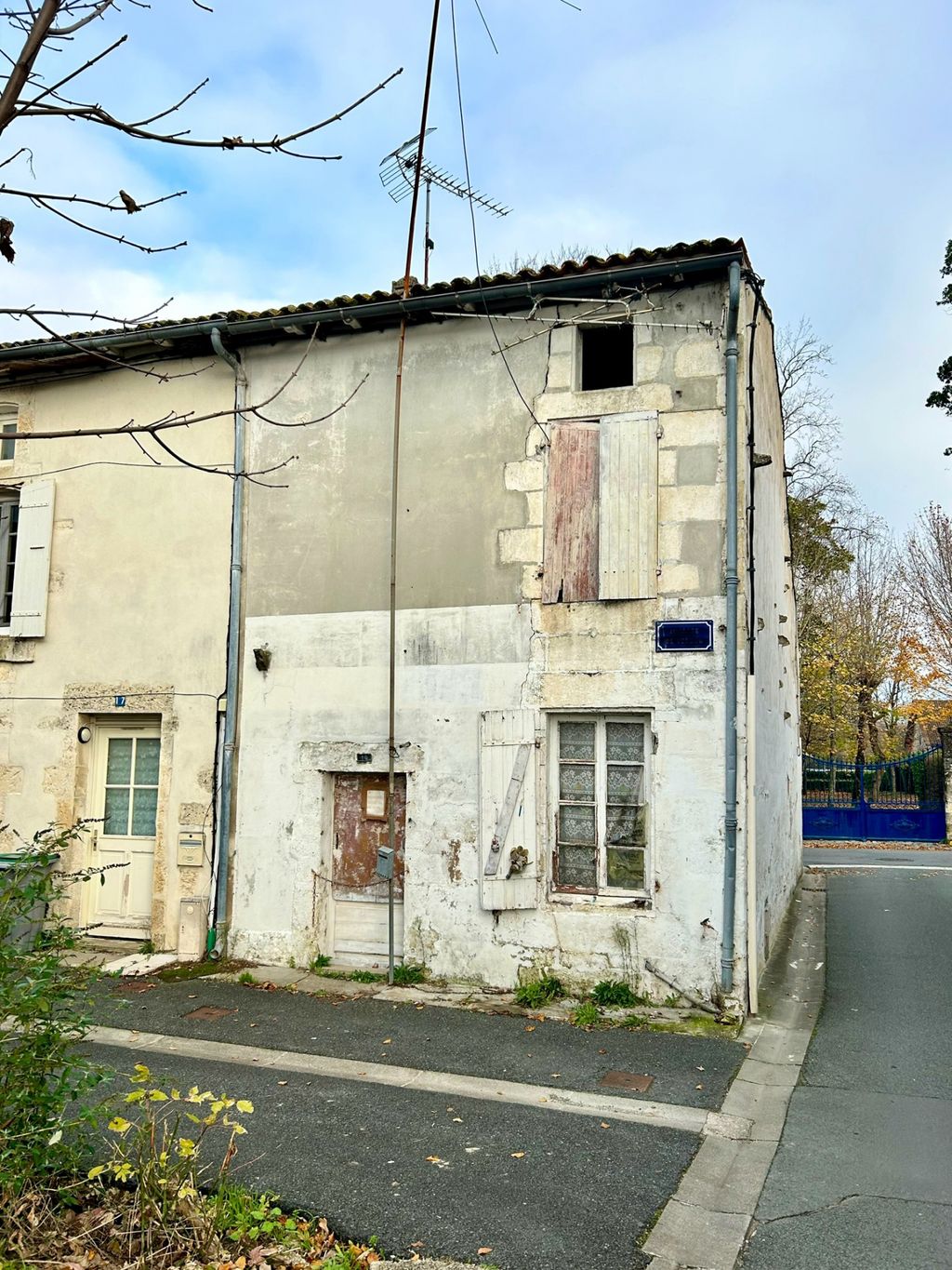 Achat maison à vendre 2 chambres 90 m² - Gémozac