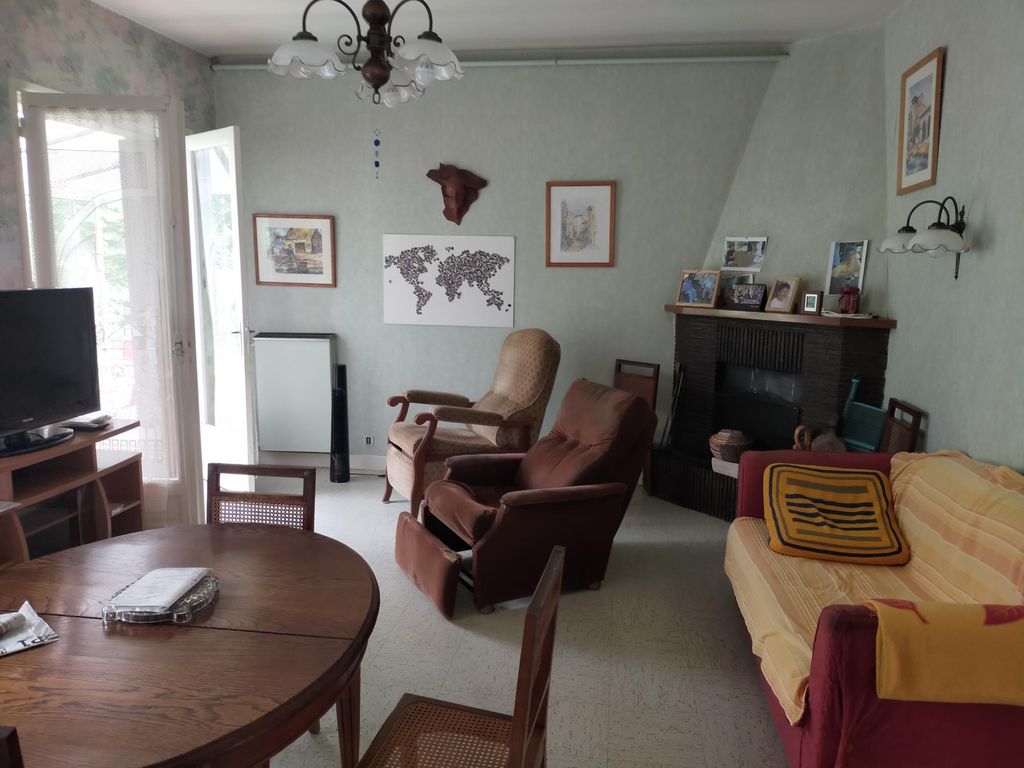 Achat maison à vendre 6 chambres 202 m² - Salles