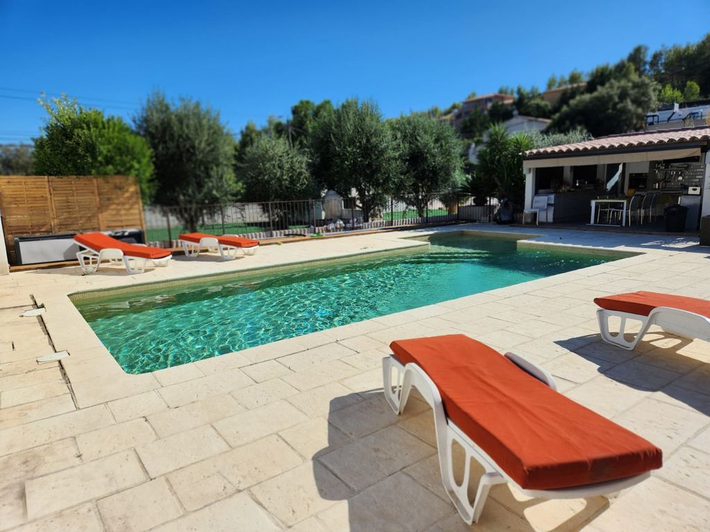 Achat maison à vendre 4 chambres 247 m² - La Cadière-d'Azur