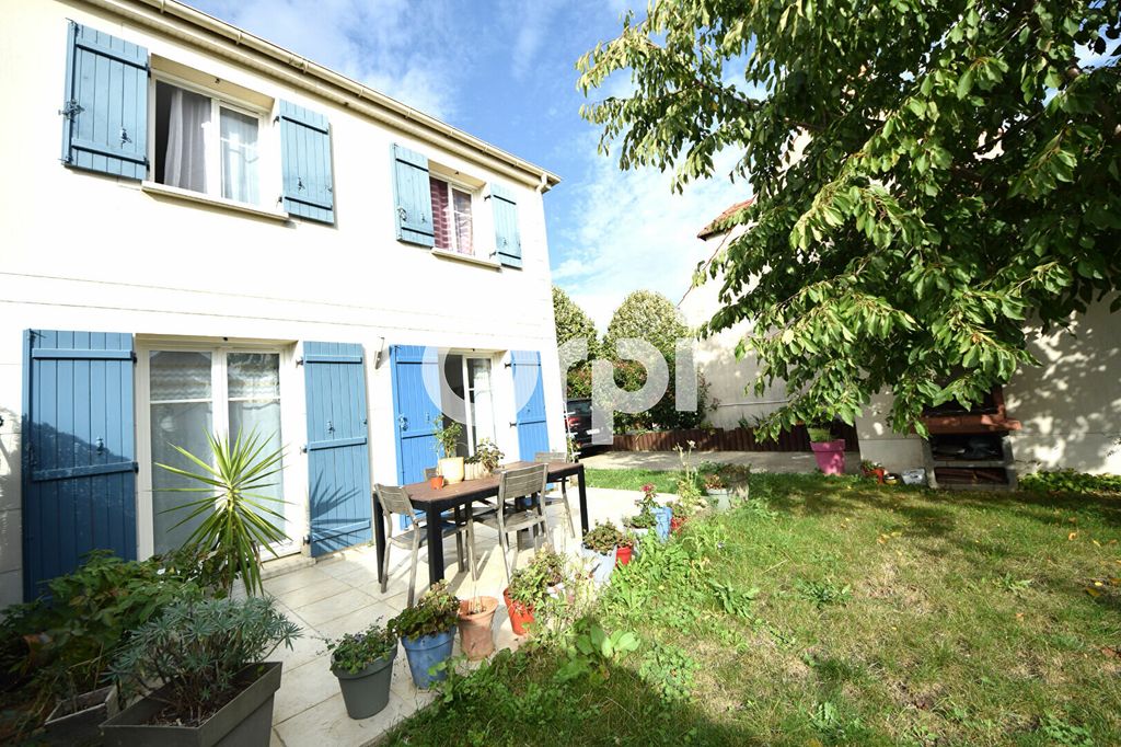 Achat maison à vendre 3 chambres 80 m² - Saint-Pierre-du-Perray