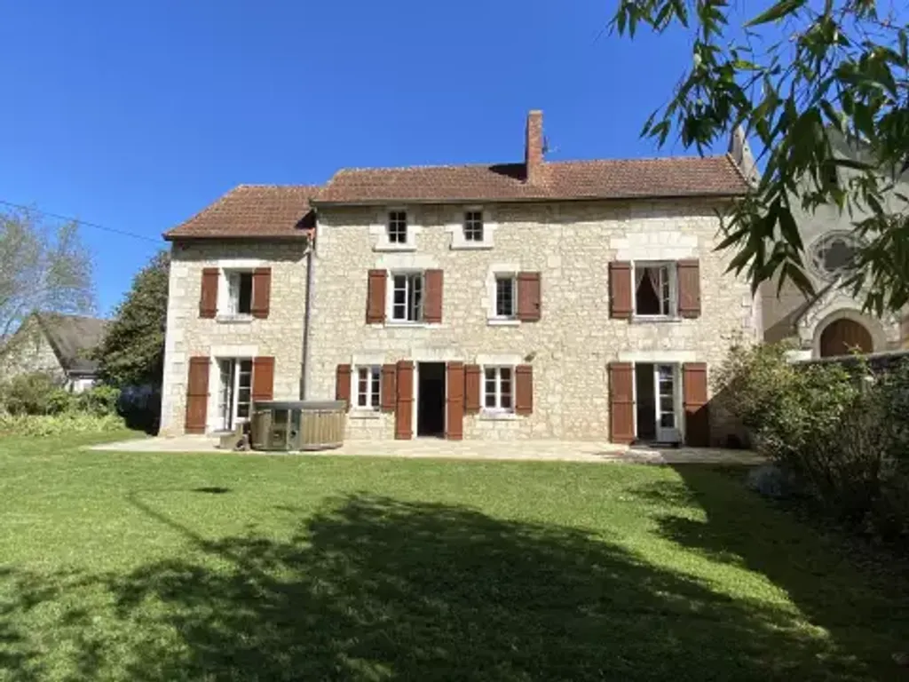 Achat maison à vendre 4 chambres 170 m² - Châtellerault