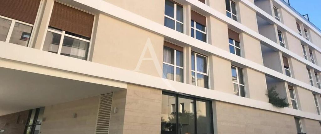 Achat studio à vendre 29 m² - Marseille 6ème arrondissement