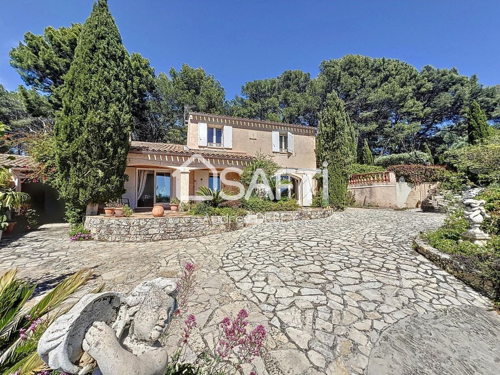 Achat maison à vendre 4 chambres 130 m² - Sanary-sur-Mer