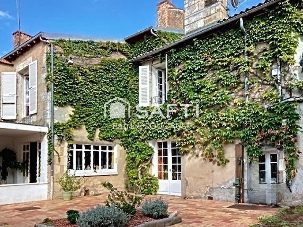 Achat maison à vendre 3 chambres 155 m² - Neuville-de-Poitou