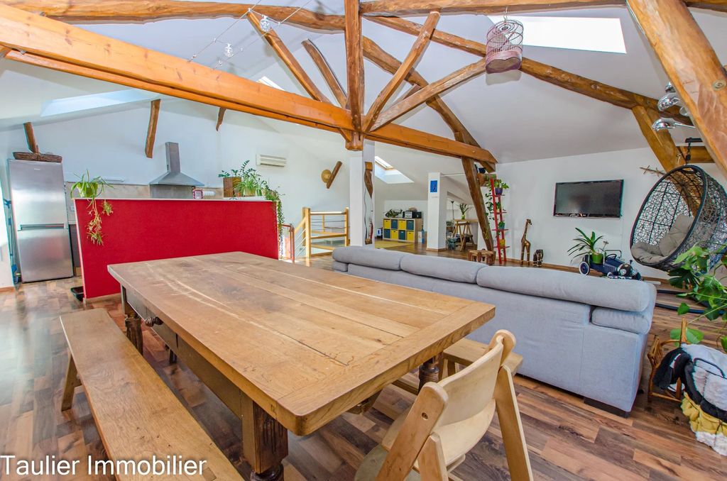 Achat maison à vendre 3 chambres 210 m² - Saint-Gervais