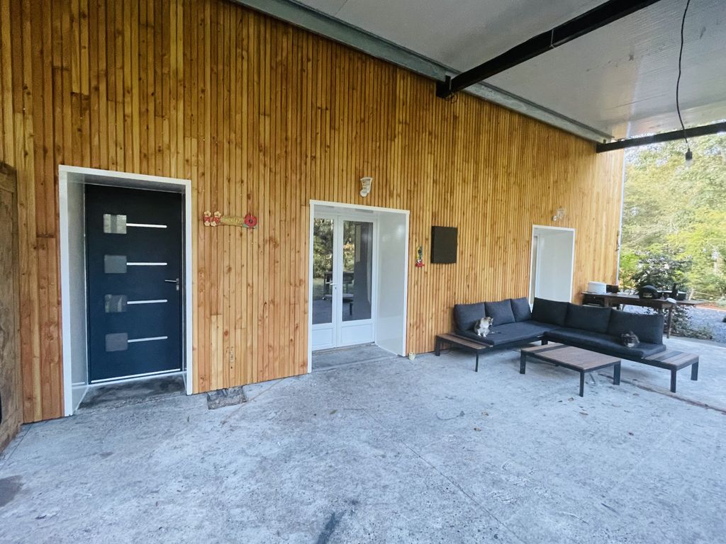 Achat maison à vendre 3 chambres 135 m² - Saint-Symphorien