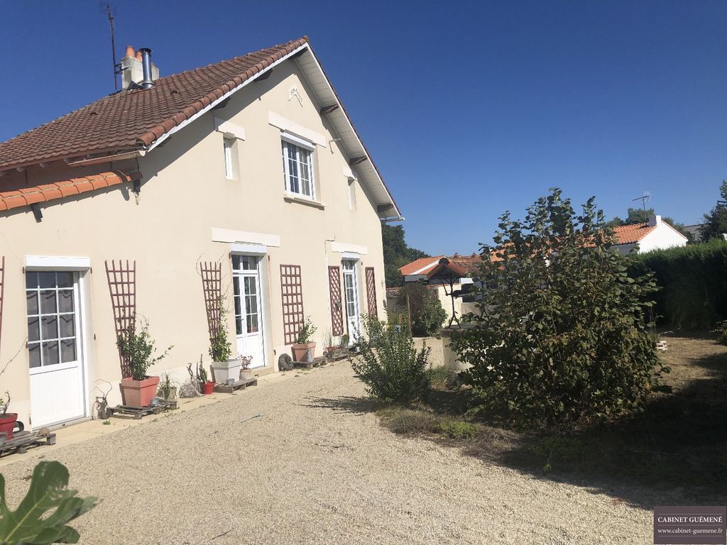 Achat maison à vendre 3 chambres 98 m² - Vieillevigne