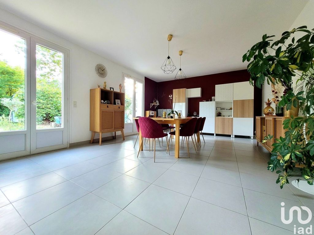 Achat maison à vendre 5 chambres 145 m² - Saint-Avertin