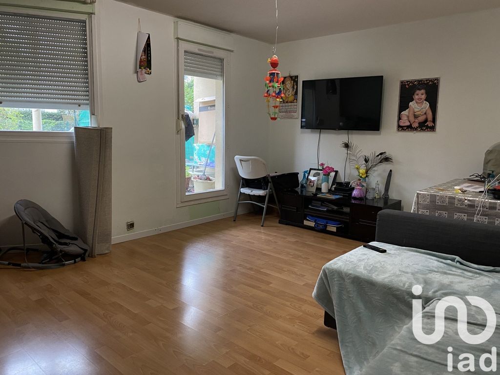 Achat appartement à vendre 2 pièces 47 m² - Évry