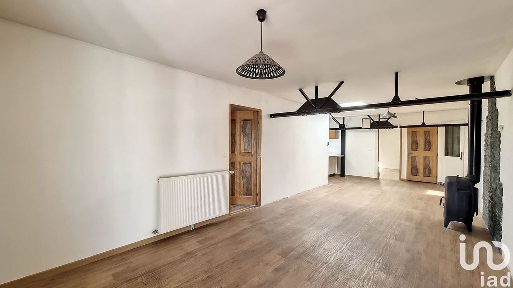 Achat appartement à vendre 4 pièces 100 m² - La Forêt-Sainte-Croix