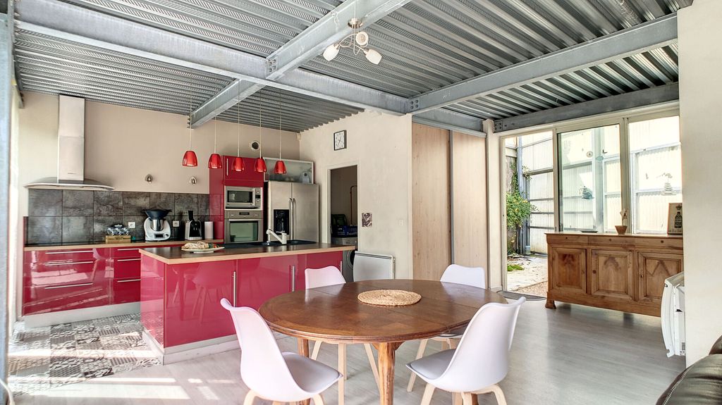 Achat maison à vendre 4 chambres 121 m² - Bordeaux