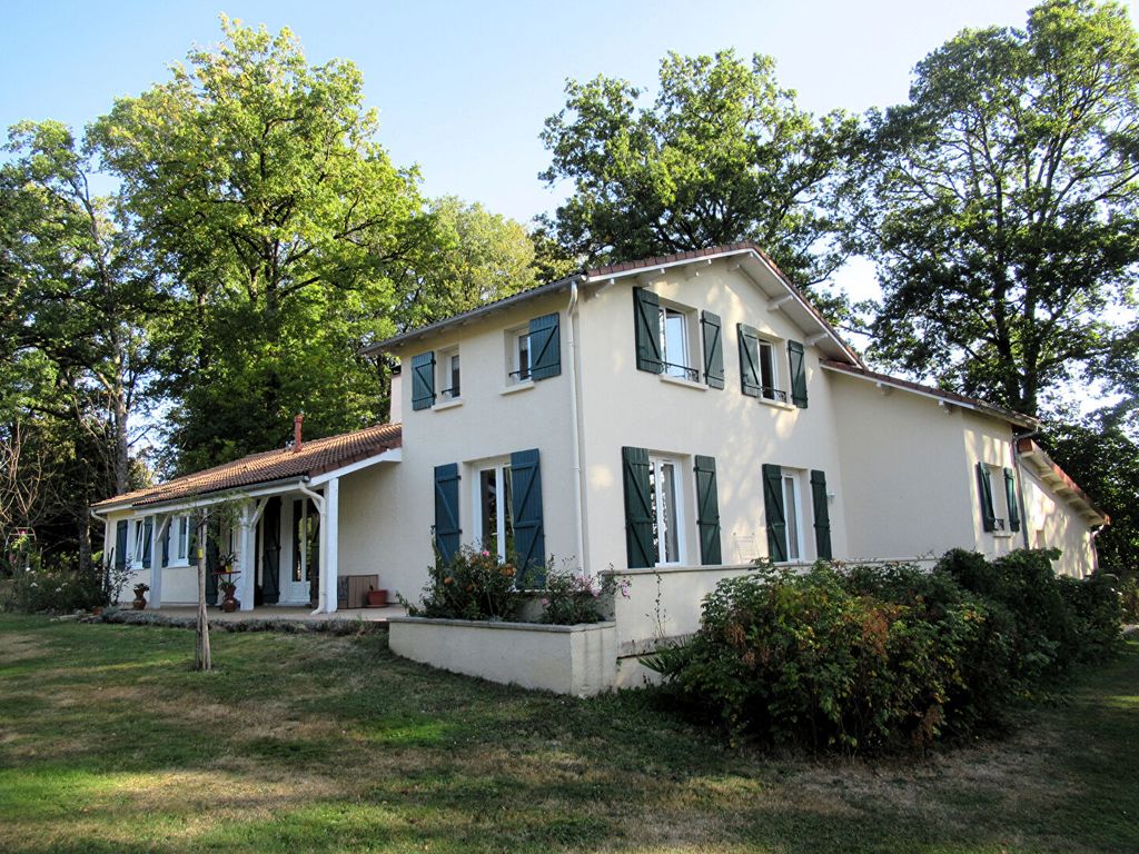 Achat maison à vendre 4 chambres 190 m² - Saint-Auvent