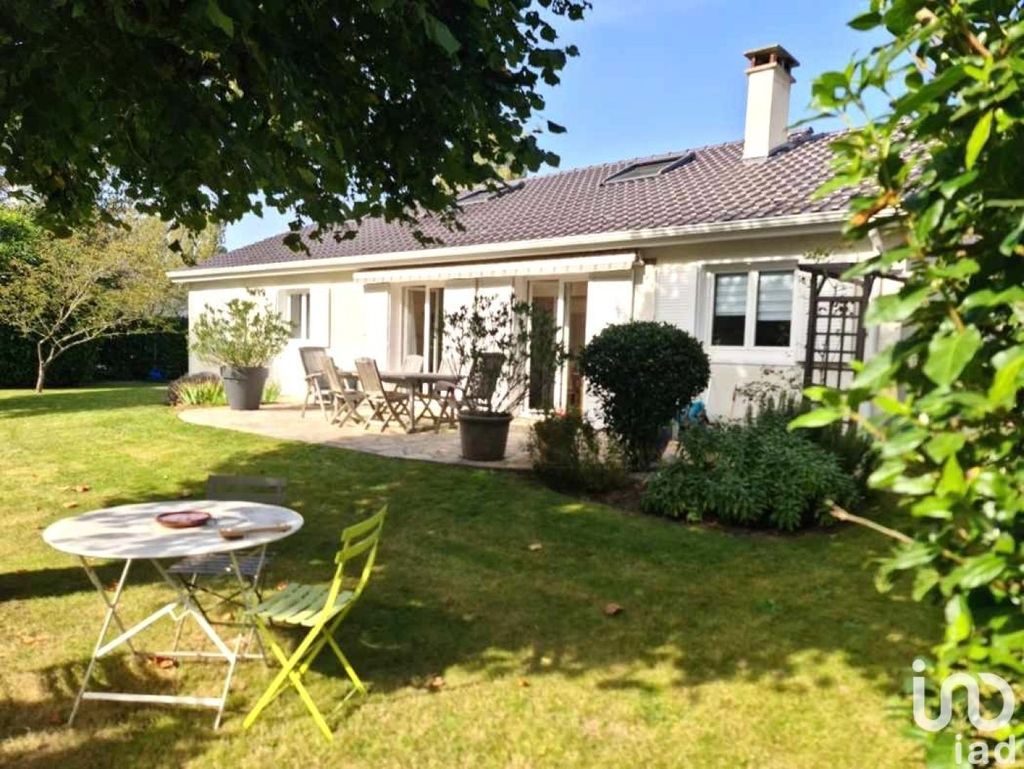 Achat maison à vendre 4 chambres 148 m² - Lésigny