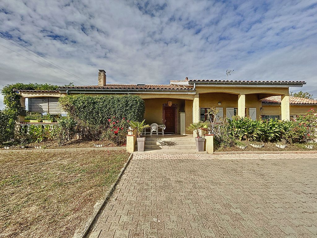 Achat maison à vendre 7 chambres 213 m² - Castelnau-d'Estrétefonds