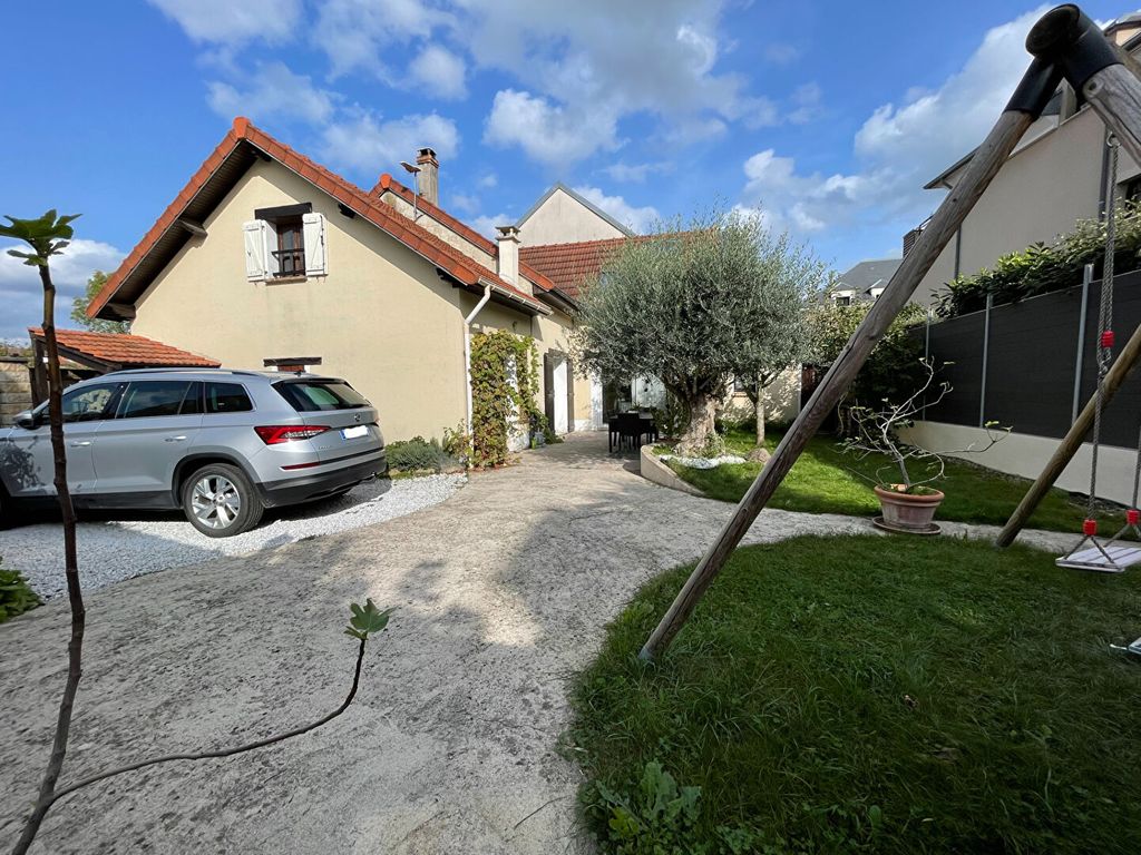 Achat maison à vendre 4 chambres 108 m² - Chevry-Cossigny