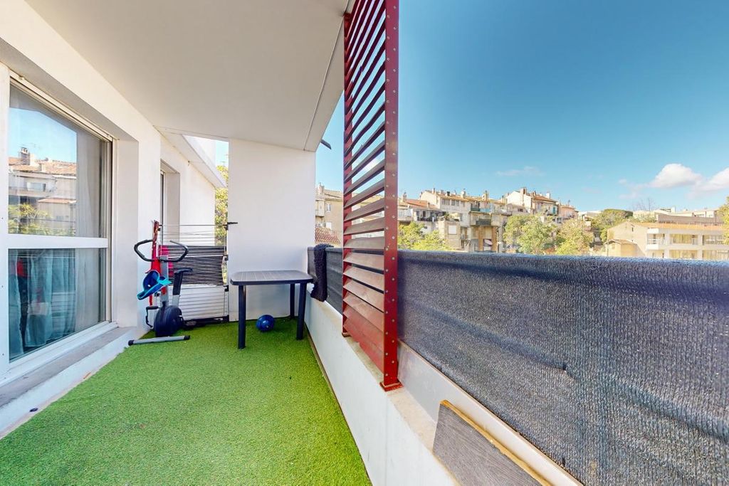 Achat appartement à vendre 3 pièces 64 m² - Marseille 15ème arrondissement