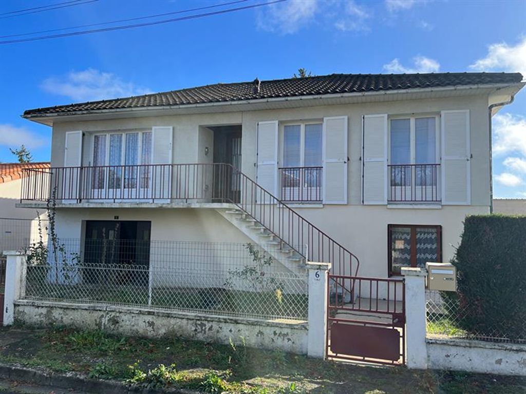 Achat maison à vendre 3 chambres 121 m² - Gençay