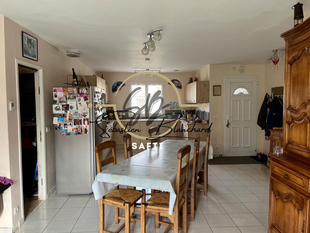 Achat maison à vendre 3 chambres 83 m² - Vions