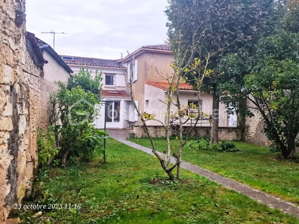 Achat maison à vendre 3 chambres 135 m² - Mirebeau