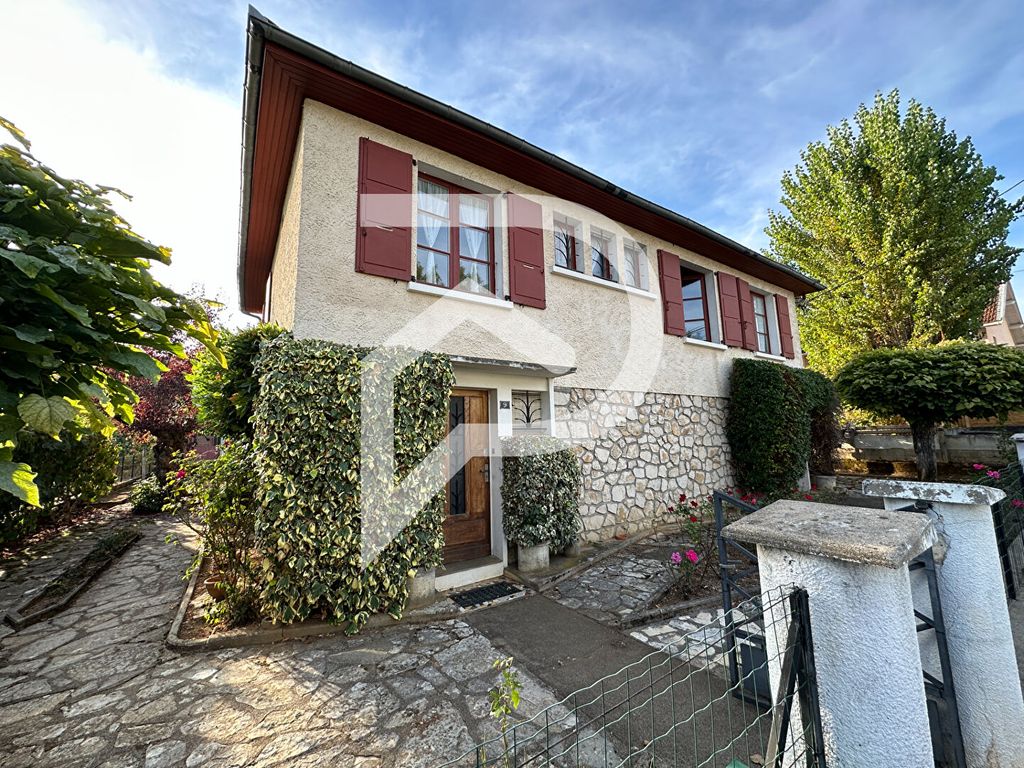 Achat maison à vendre 2 chambres 132 m² - Figeac