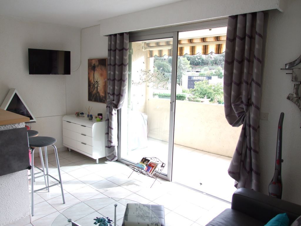 Achat studio à vendre 26 m² - Saint-Raphaël