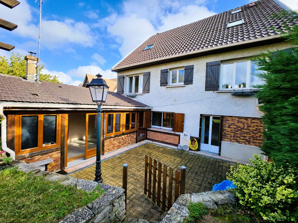 Achat maison à vendre 6 chambres 210 m² - Savigny-sur-Orge