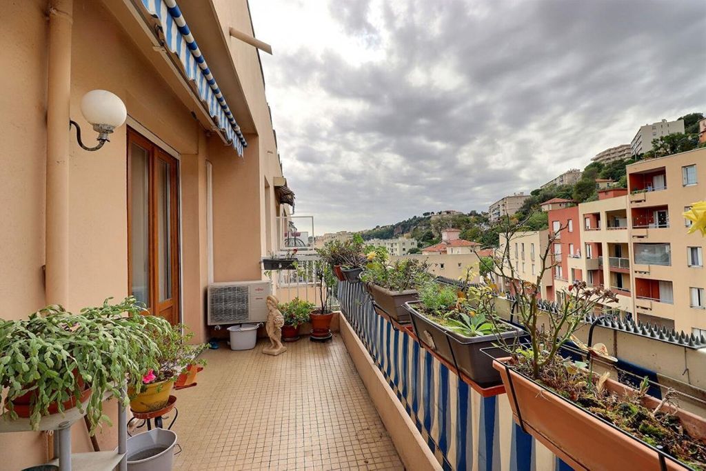 Achat appartement à vendre 5 pièces 103 m² - Nice