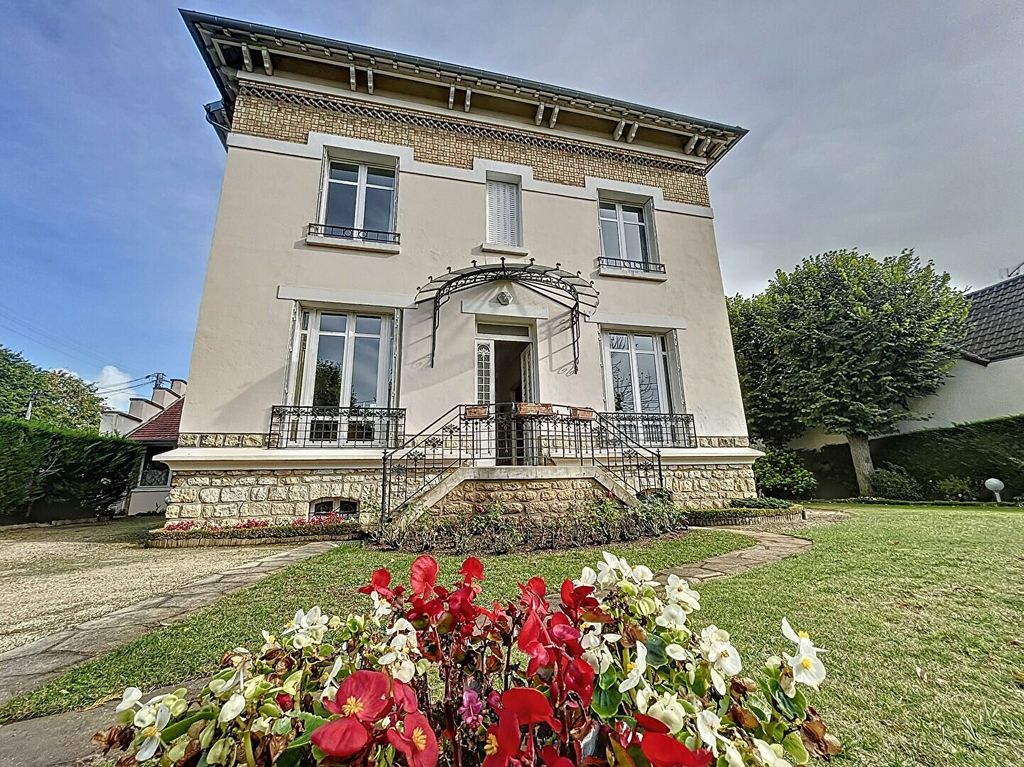 Achat maison à vendre 7 chambres 243 m² - Les Mureaux