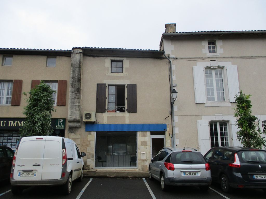 Achat maison à vendre 3 chambres 146 m² - Couhé