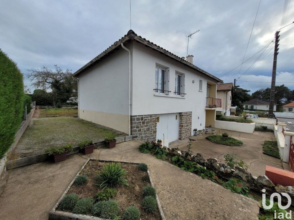 Achat maison à vendre 3 chambres 76 m² - Châtillon-sur-Thouet