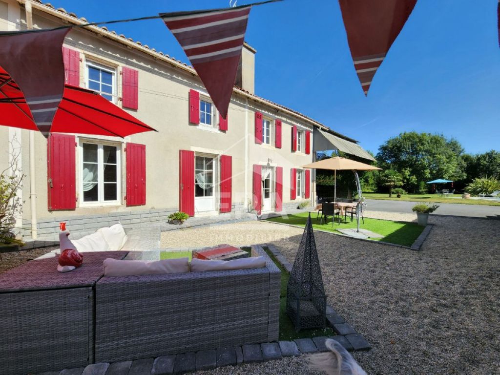 Achat maison à vendre 5 chambres 220 m² - Niort