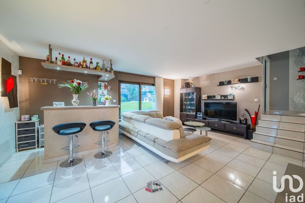 Achat maison à vendre 6 chambres 220 m² - Vitry-sur-Orne
