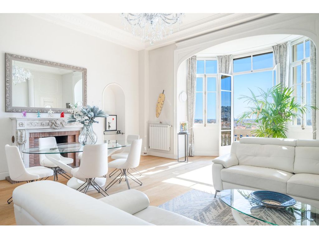 Achat appartement à vendre 4 pièces 130 m² - Nice