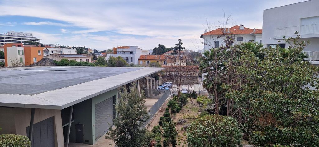 Achat appartement à vendre 3 pièces 67 m² - Cannes