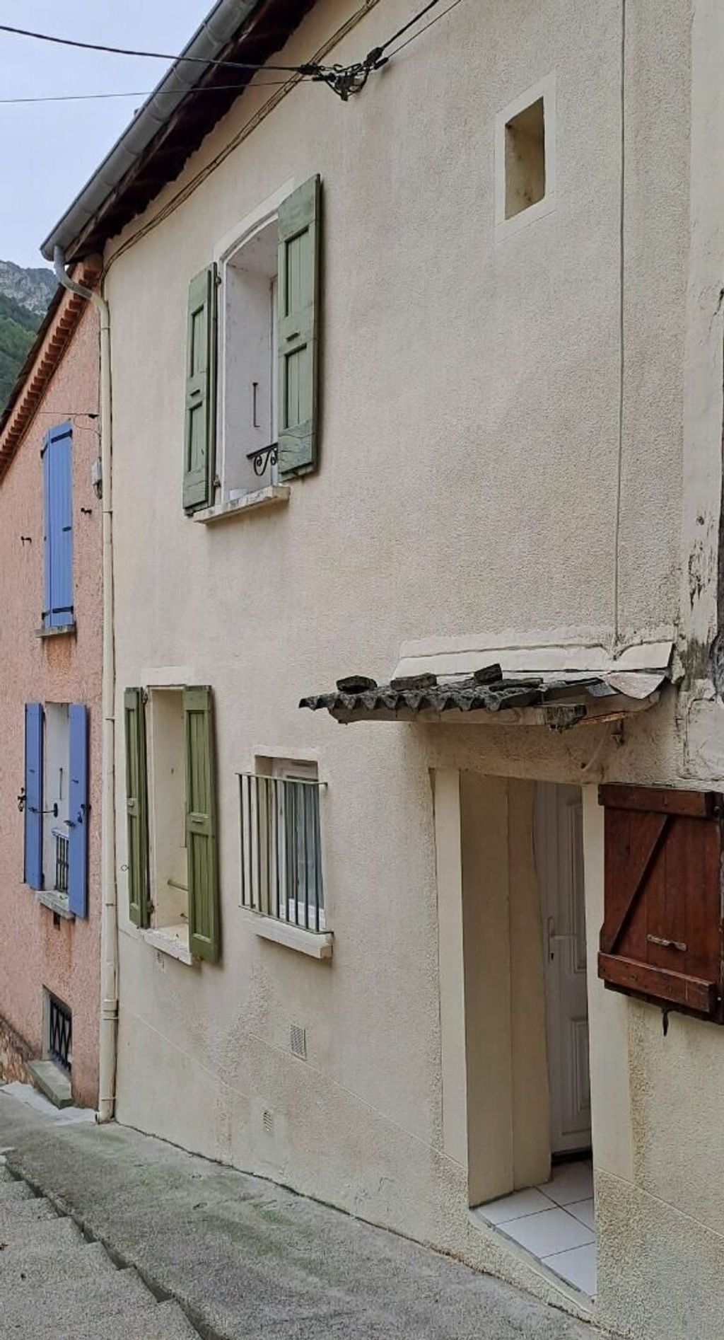 Achat maison à vendre 2 chambres 94 m² - Sisteron