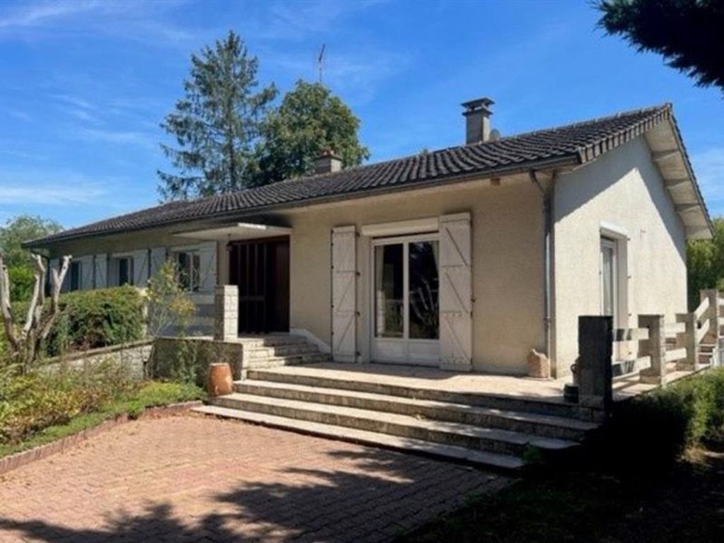 Achat maison à vendre 5 chambres 190 m² - Chasseneuil-du-Poitou
