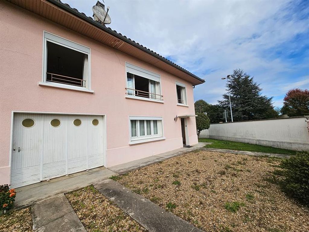 Achat maison à vendre 3 chambres 108 m² - Oloron-Sainte-Marie