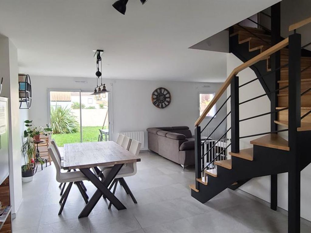 Achat maison à vendre 3 chambres 100 m² - Rezé