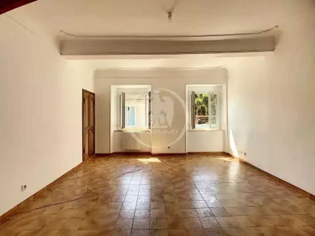 Achat appartement à vendre 3 pièces 74 m² - Nice