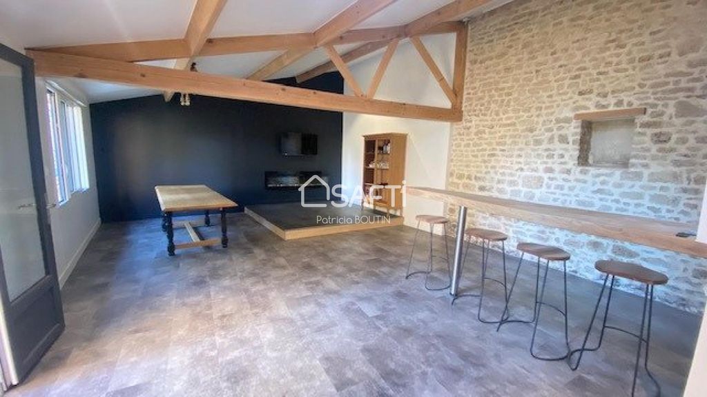 Achat maison à vendre 3 chambres 149 m² - Saint-Pompain