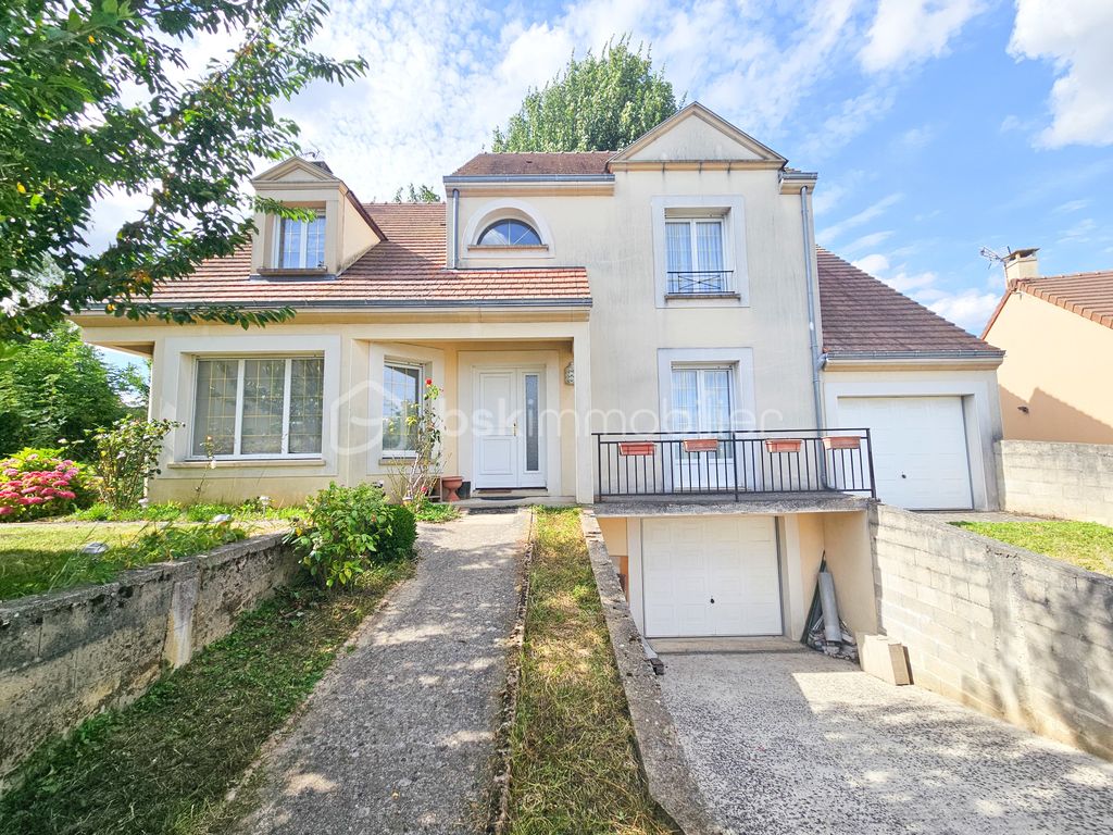 Achat maison à vendre 4 chambres 138 m² - Claye-Souilly