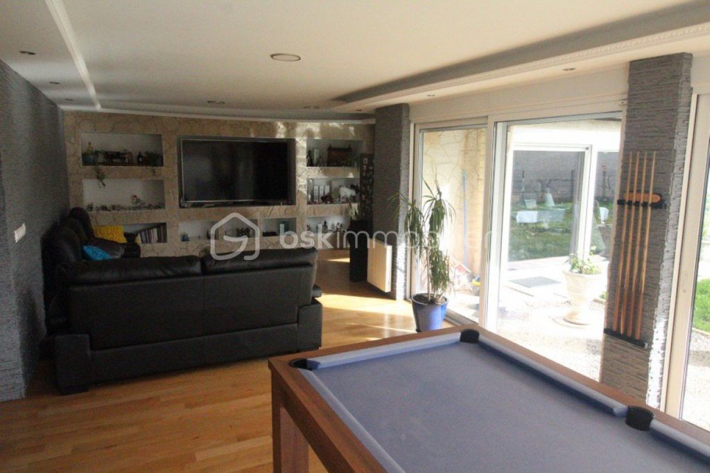 Achat maison à vendre 5 chambres 183 m² - Aubepierre-Ozouer-le-Repos