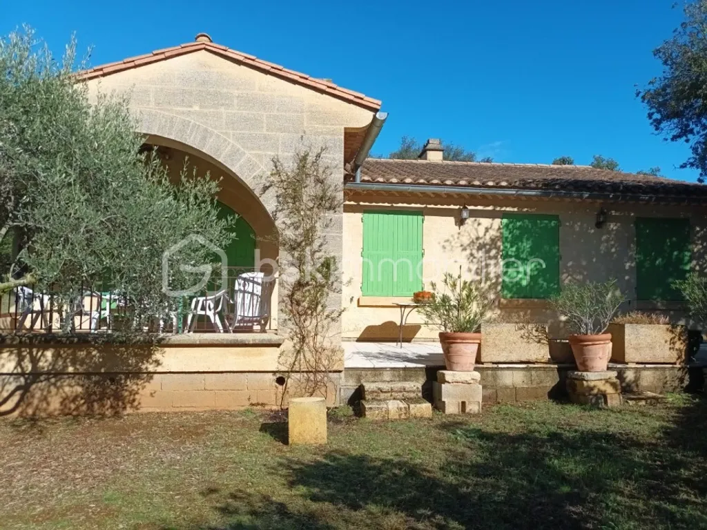 Achat maison à vendre 3 chambres 116 m² - Vers-Pont-du-Gard