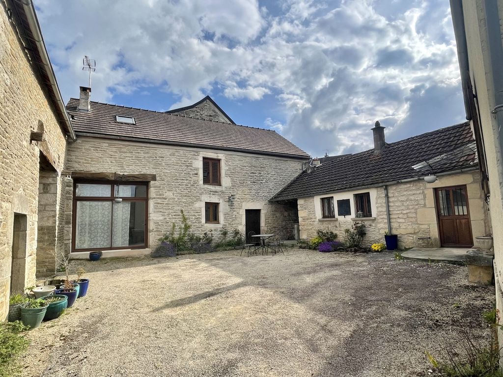 Achat maison à vendre 4 chambres 200 m² - Saint-Rémy