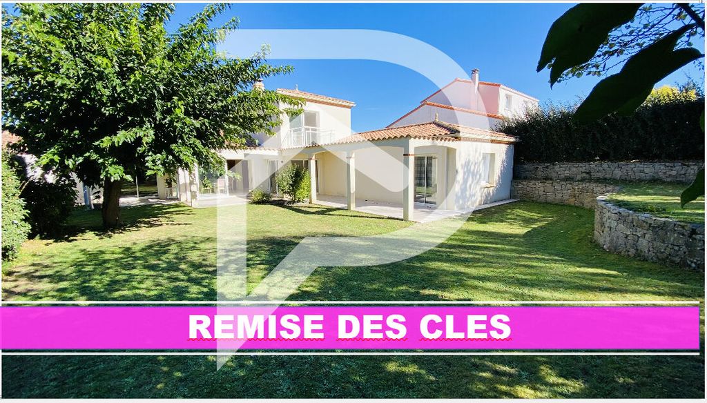 Achat maison à vendre 5 chambres 220 m² - La Roche-sur-Yon