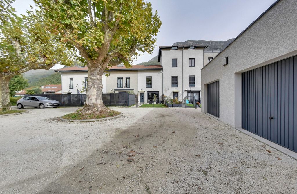 Achat appartement à vendre 3 pièces 68 m² - Fontanil-Cornillon