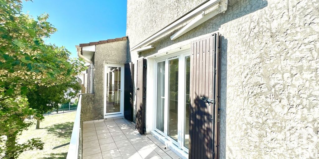 Achat appartement à vendre 4 pièces 77 m² - Bourg-Saint-Andéol