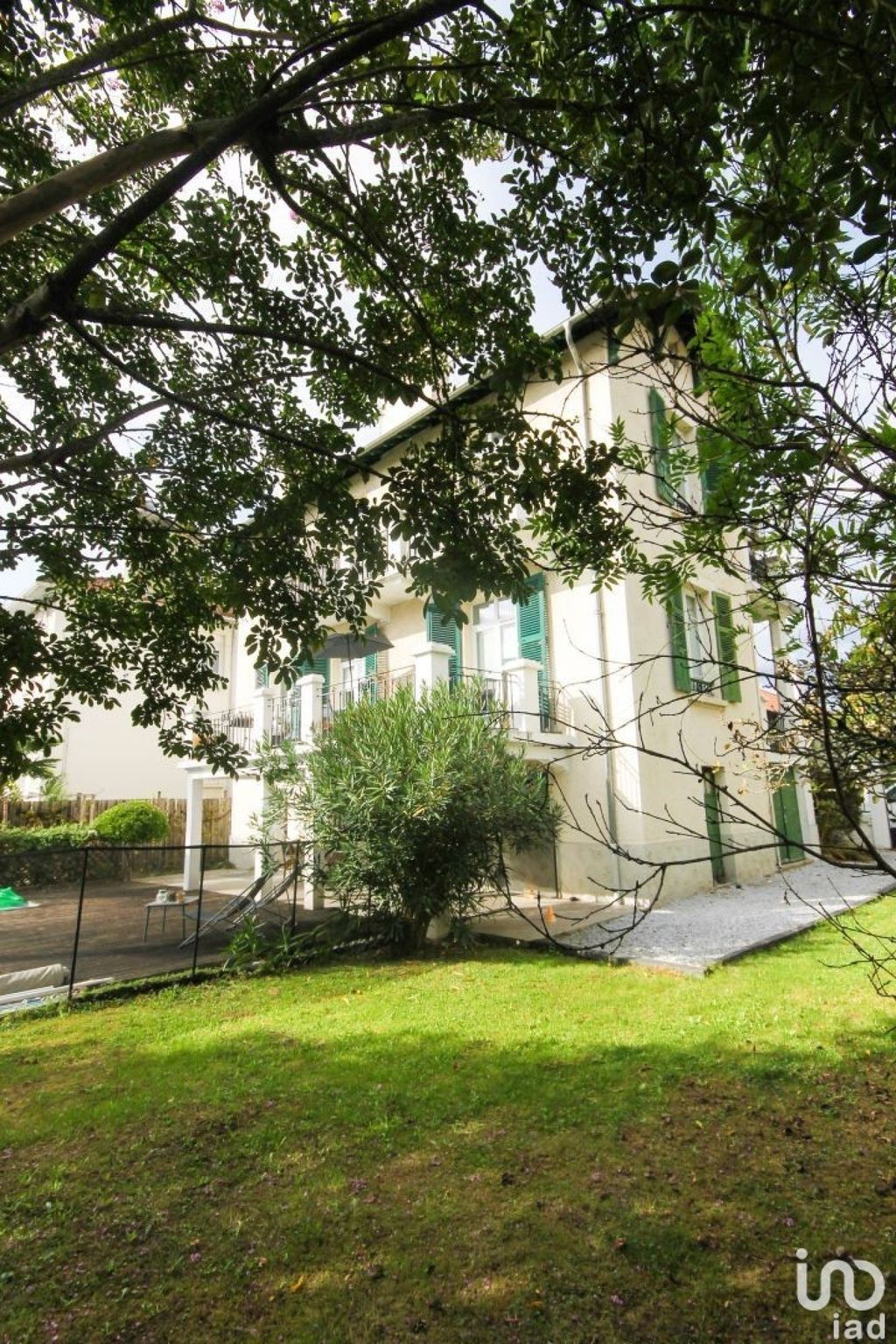 Achat maison à vendre 4 chambres 238 m² - Pau