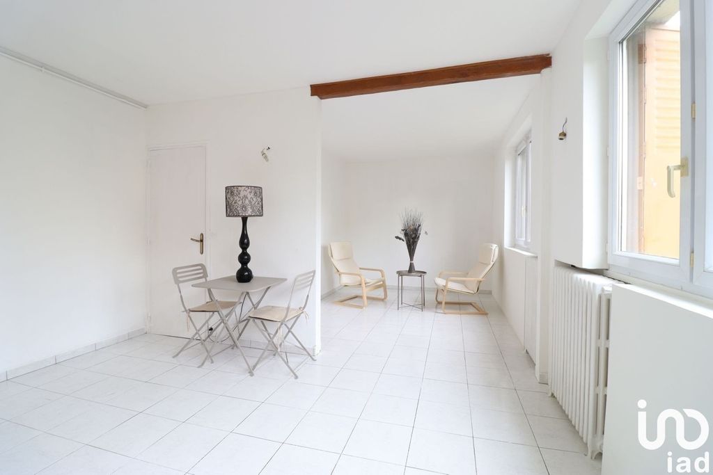 Achat appartement à vendre 5 pièces 69 m² - Maisons-Alfort